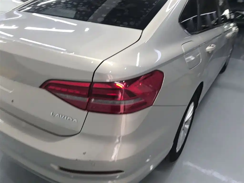 Volkswagen Lavida 2019 — фото 24