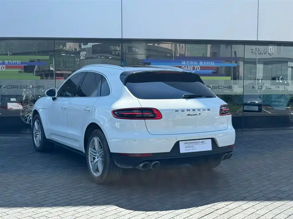 Porsche Macan 2016