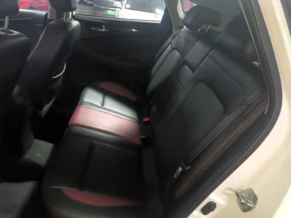 Changan Eado XT 2015 — фото 17