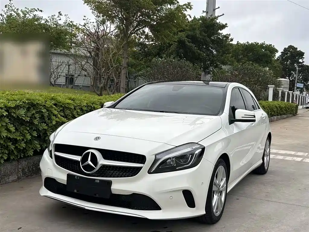Mercedes-Benz A-Class 2017 — фото 1
