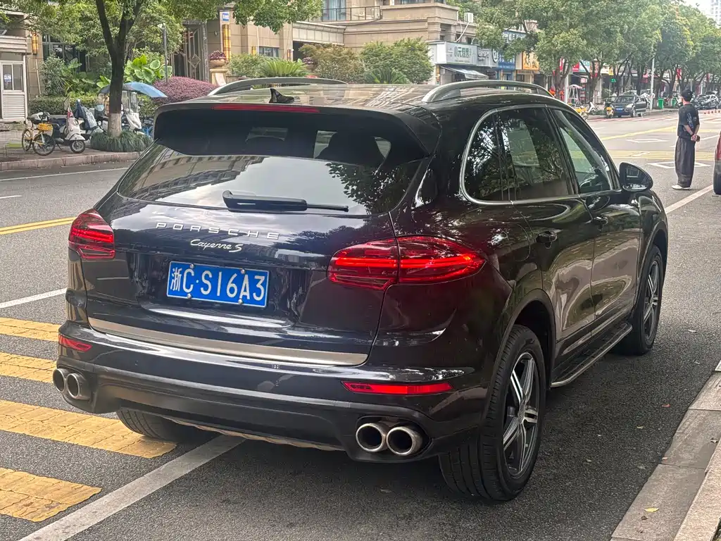 Porsche Cayenne 2016 — фото 14