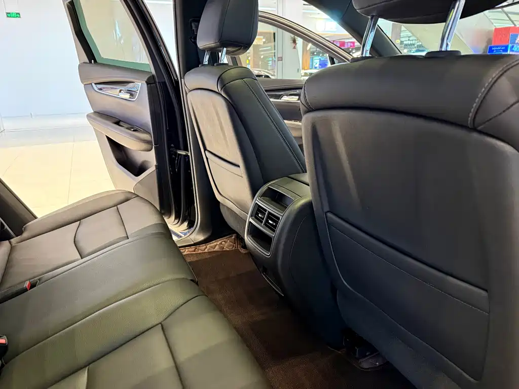 Cadillac XT5 2022 — фото 15