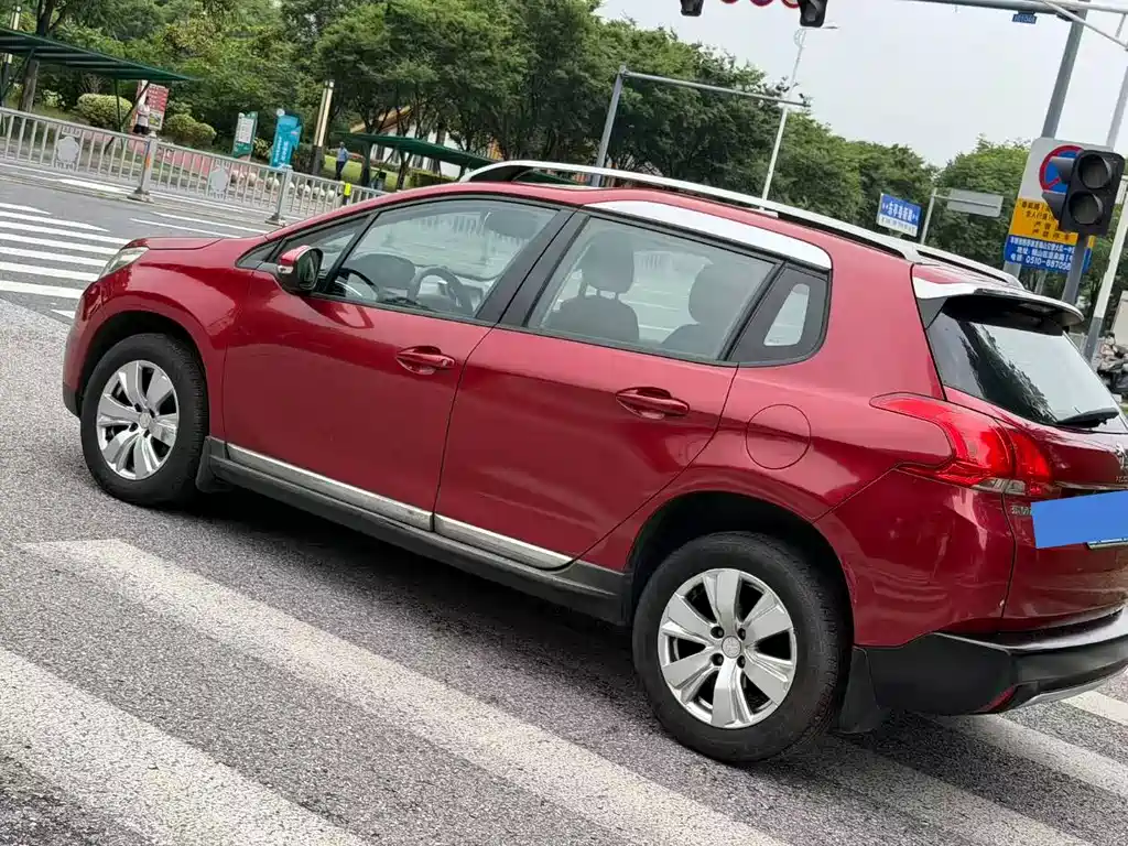 Peugeot 2008 2015 — фото 10