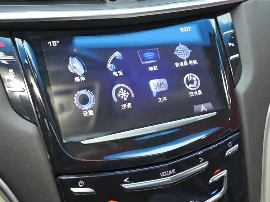 Cadillac XTS 2017 — фото 7