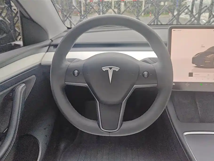 Tesla Model Y 2022 — фото 15