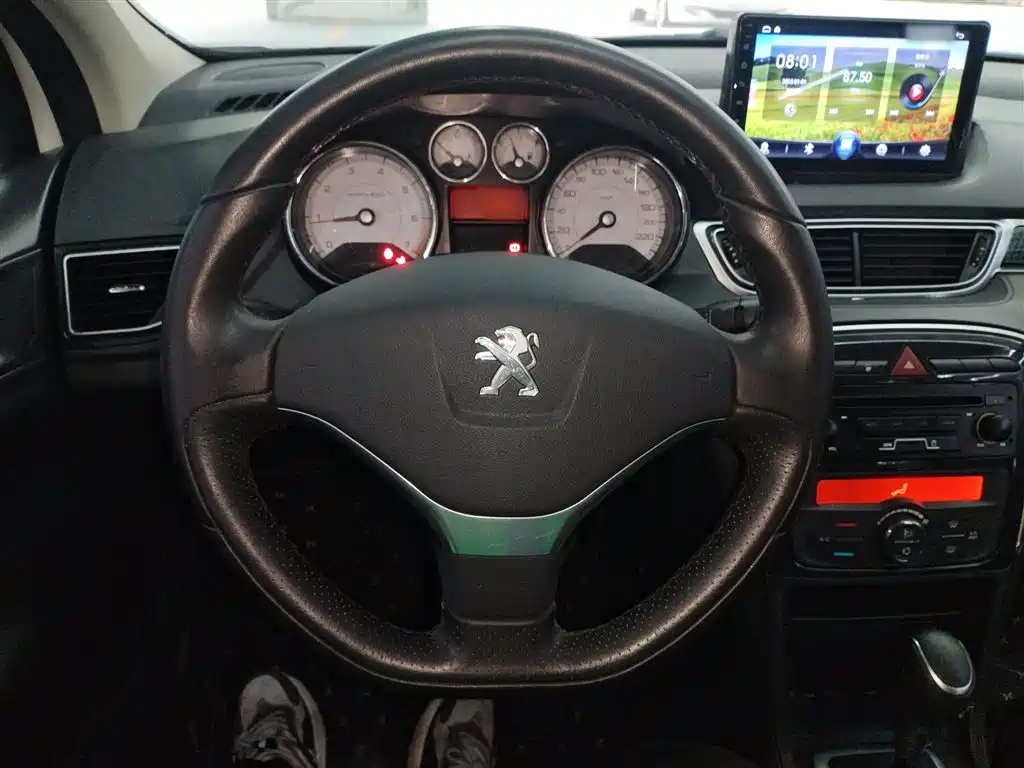 Peugeot 308 2016 — фото 11