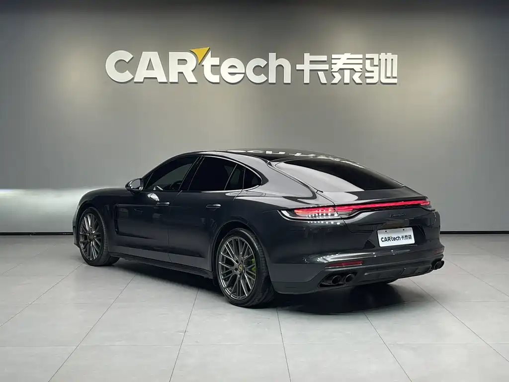 Porsche Panamera 2023