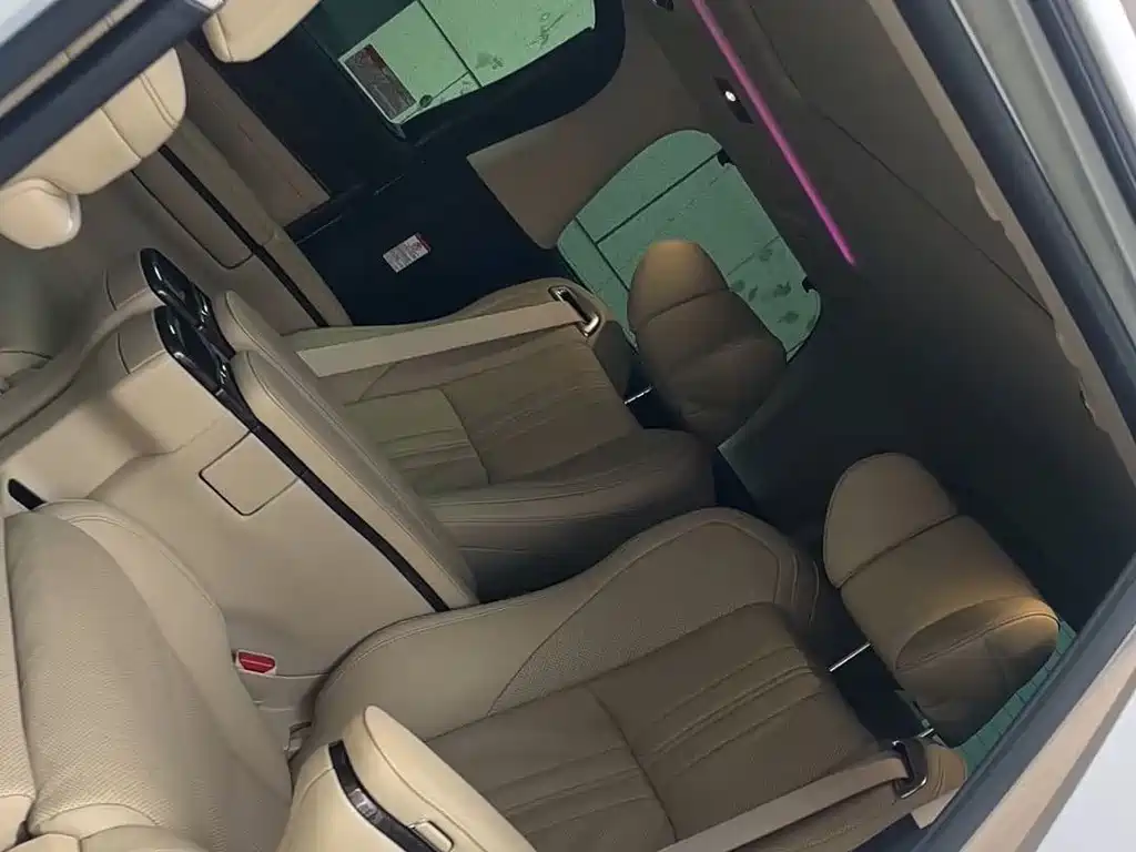 Toyota Alphard 2022 — фото 12