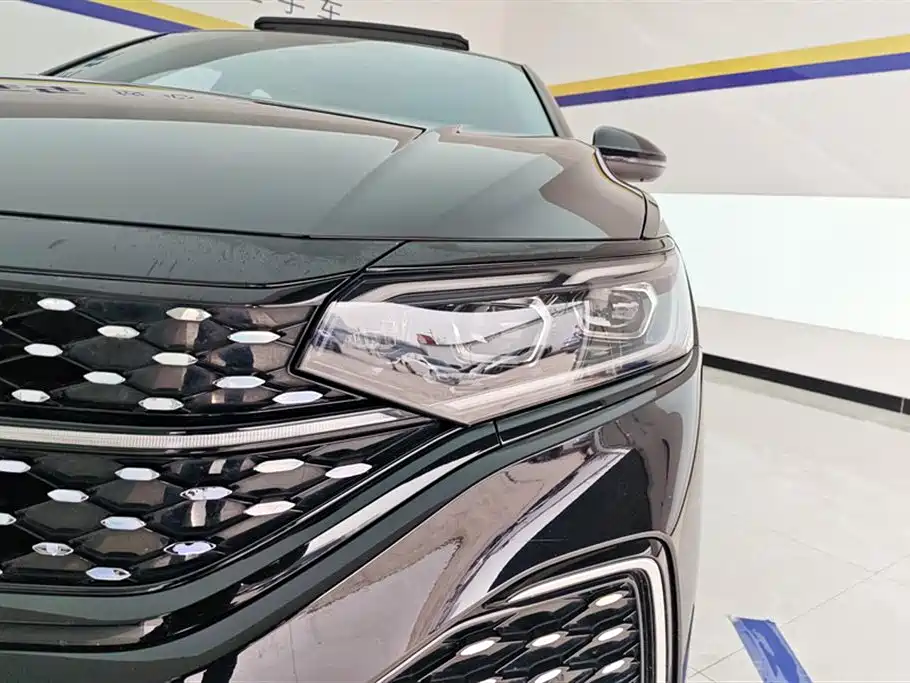 Volkswagen Passat 2023