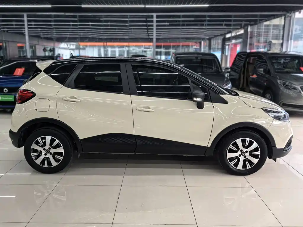 Renault Captur 2015 — фото 6