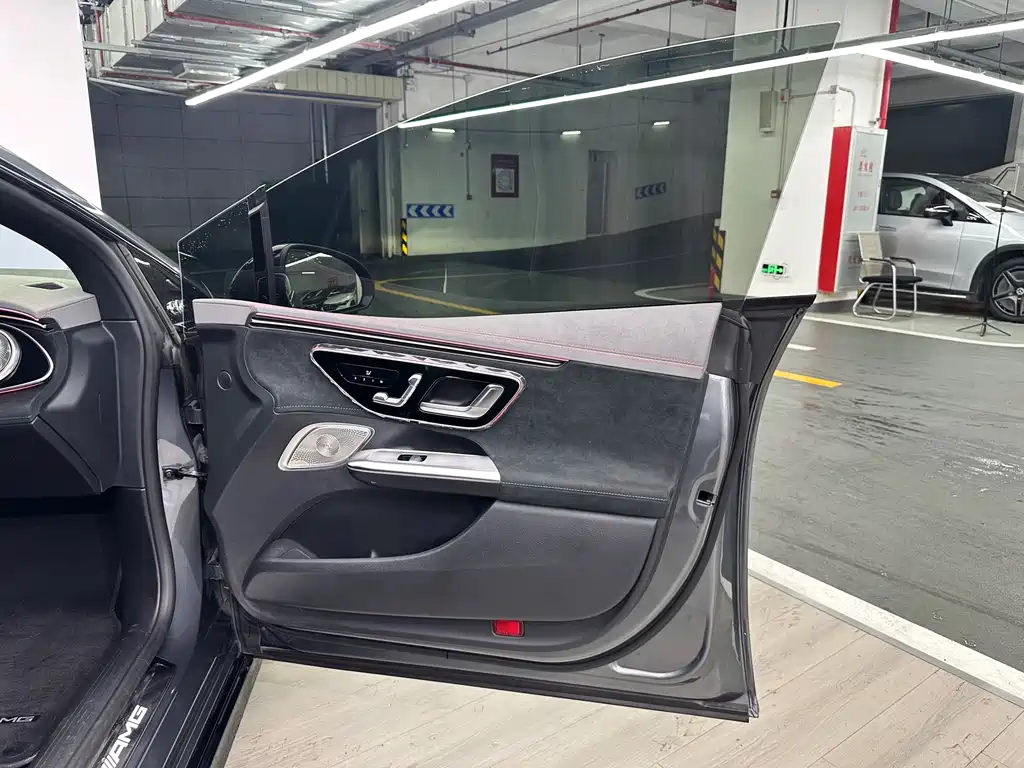 Mercedes-Benz EQE AMG 2023 — фото 12