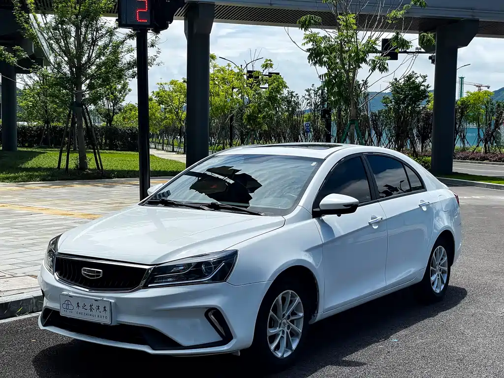 Geely Emgrand 2022 — фото 2