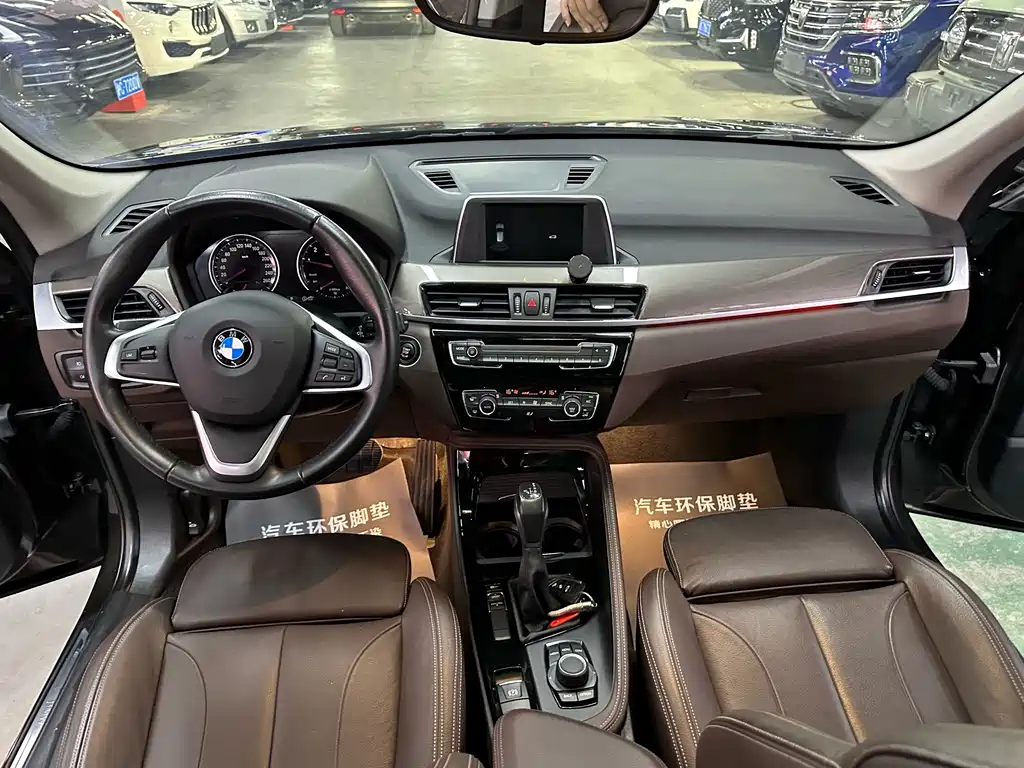 BMW X1 2018 — фото 12