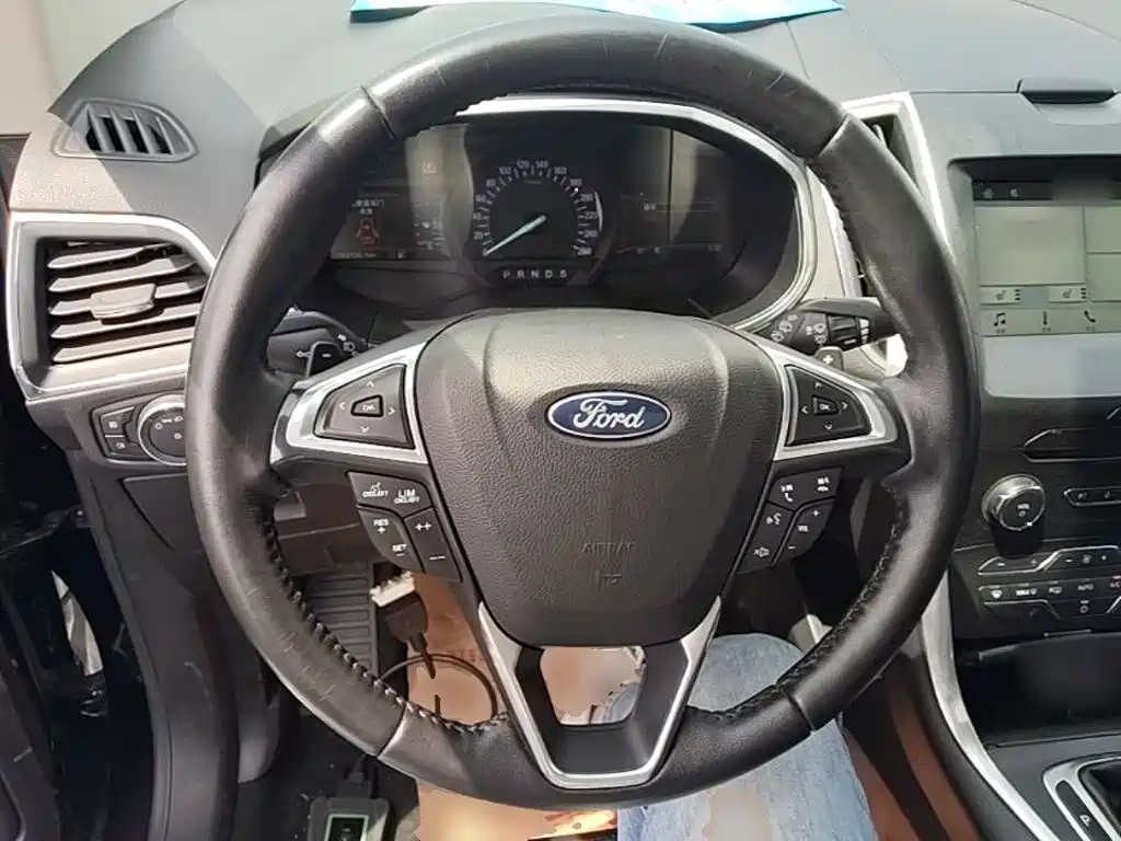 Ford Edge 2018 — фото 11