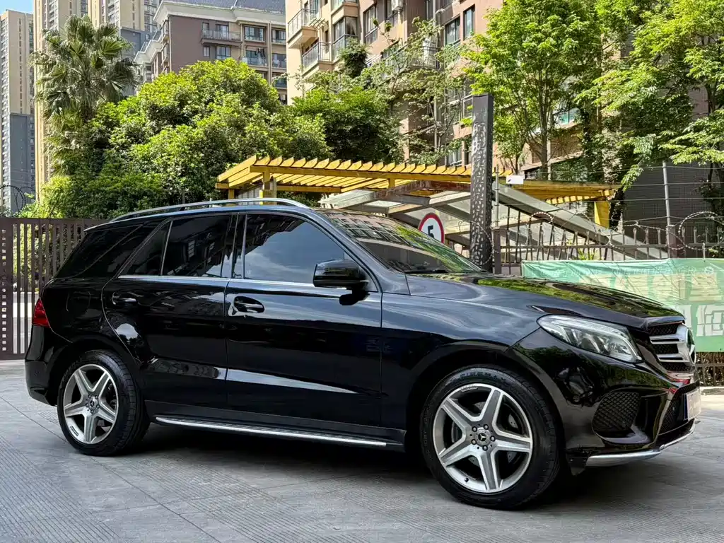 Mercedes-Benz GLE 2015 — фото 13