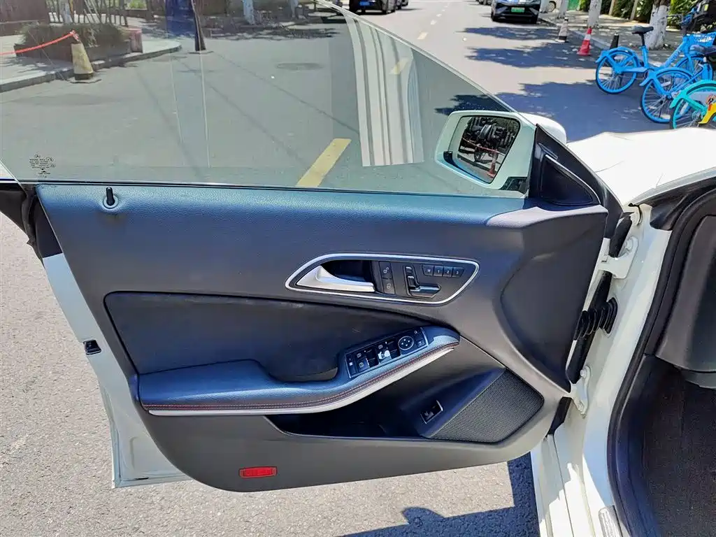 Mercedes-Benz CLA 2016