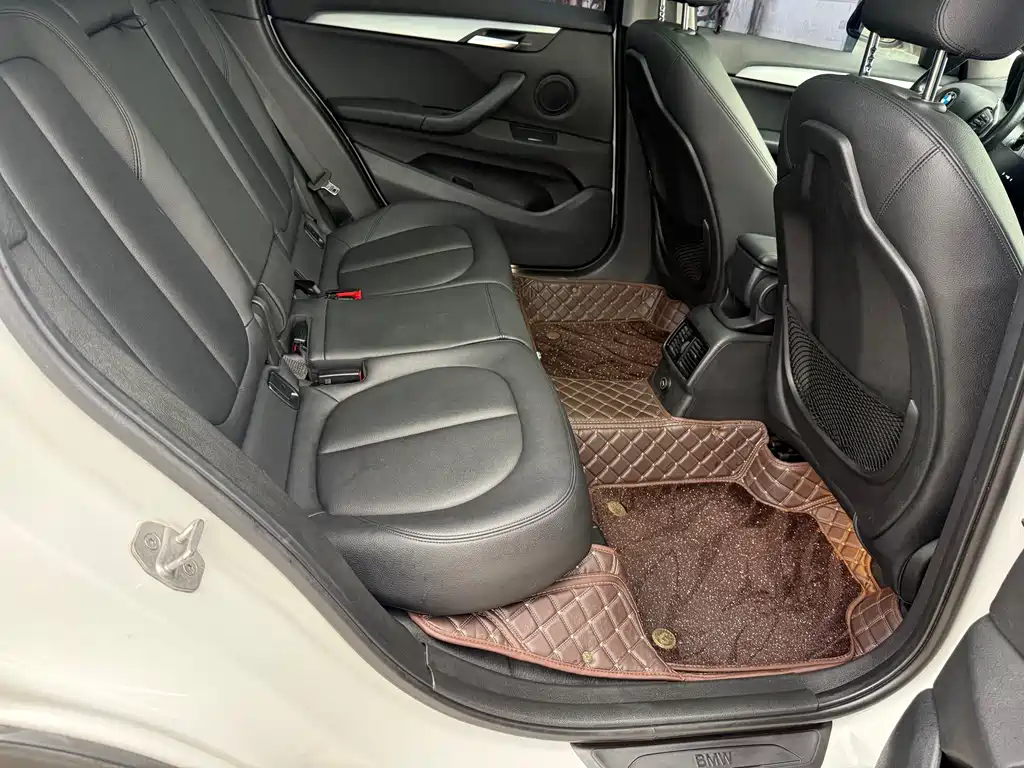 BMW X1 2018 — фото 14