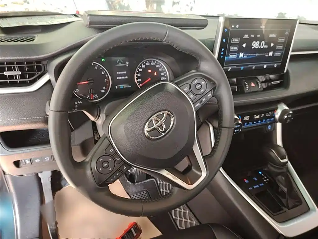 Toyota Wildlander 2022 — фото 10