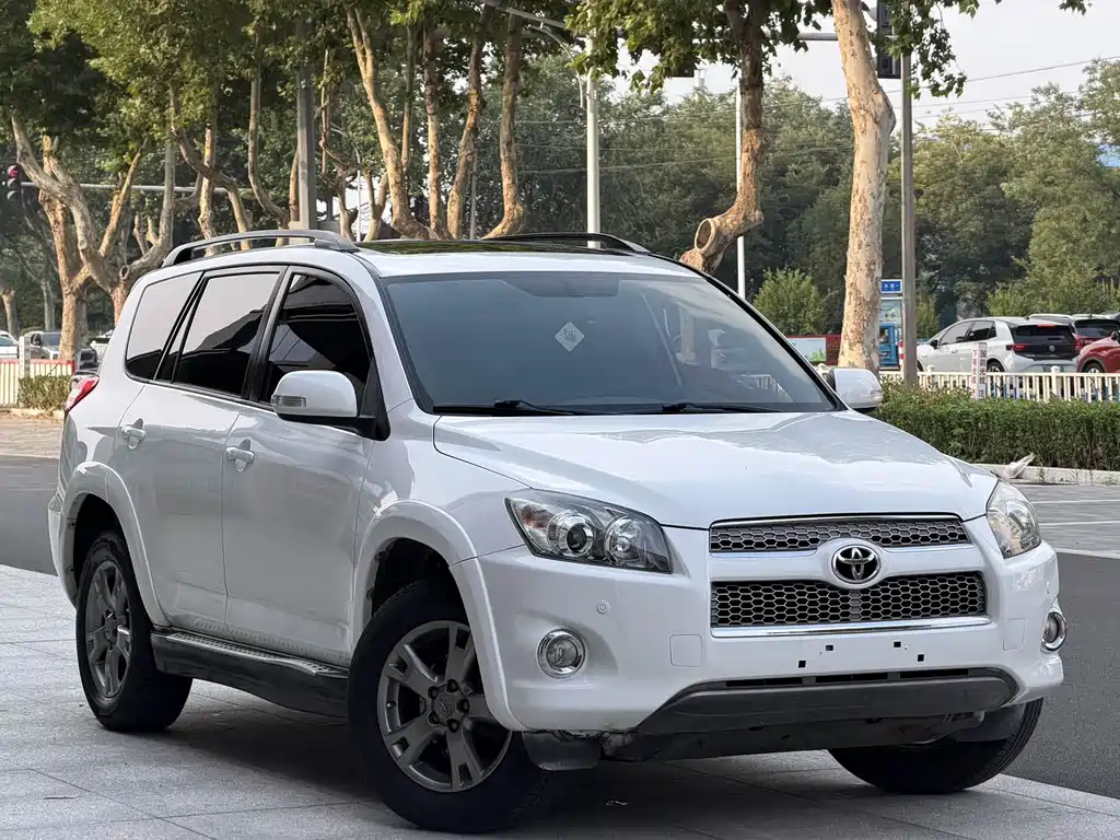 Toyota RAV4 2013