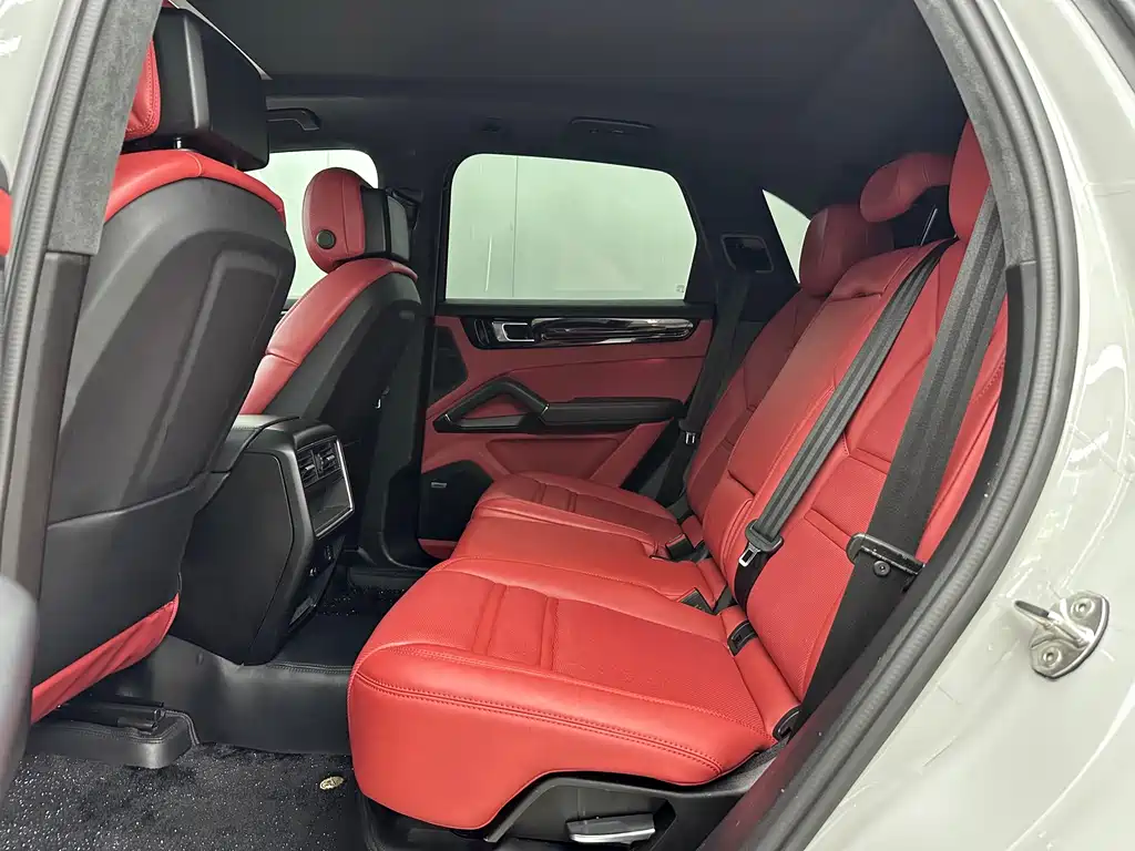 Porsche Cayenne 2019 — фото 11