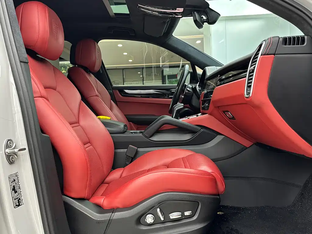 Porsche Cayenne 2019 — фото 12