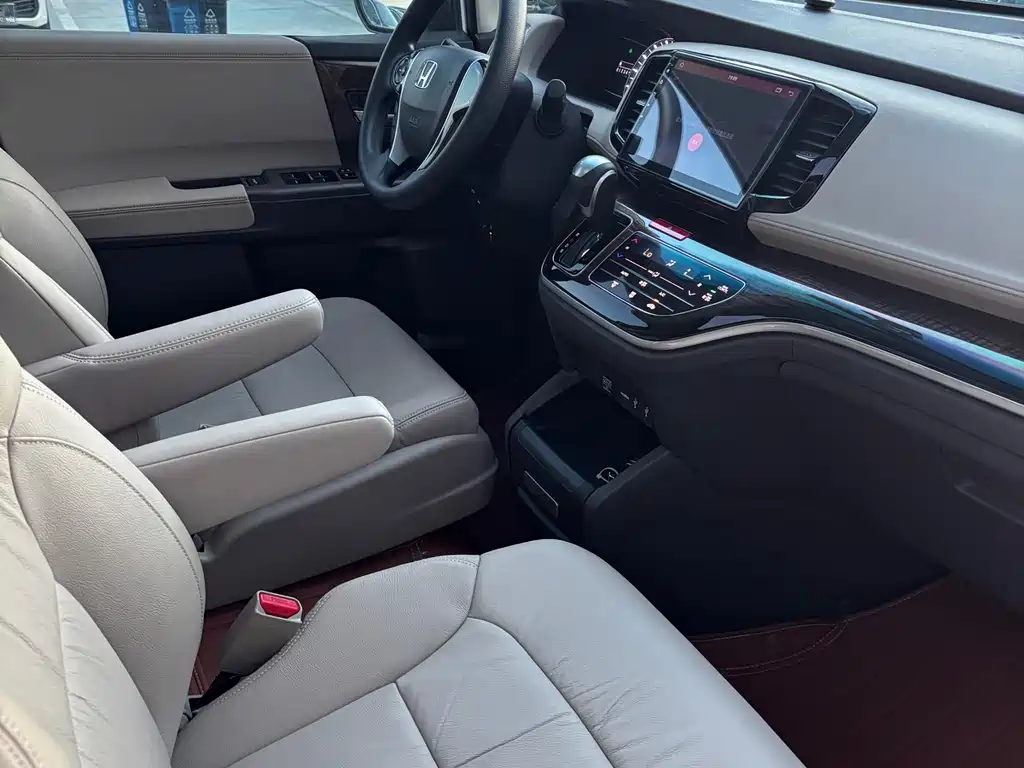 Honda Odyssey 2016 — фото 16
