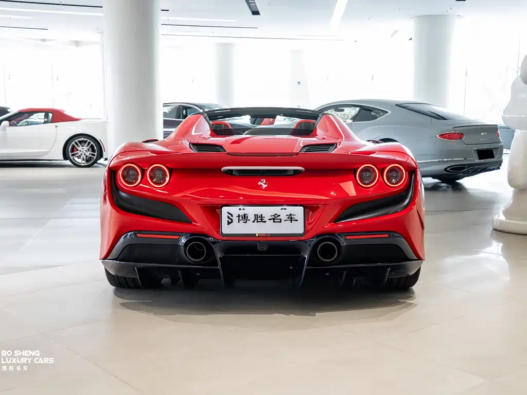 Ferrari F8 2022 — фото 23