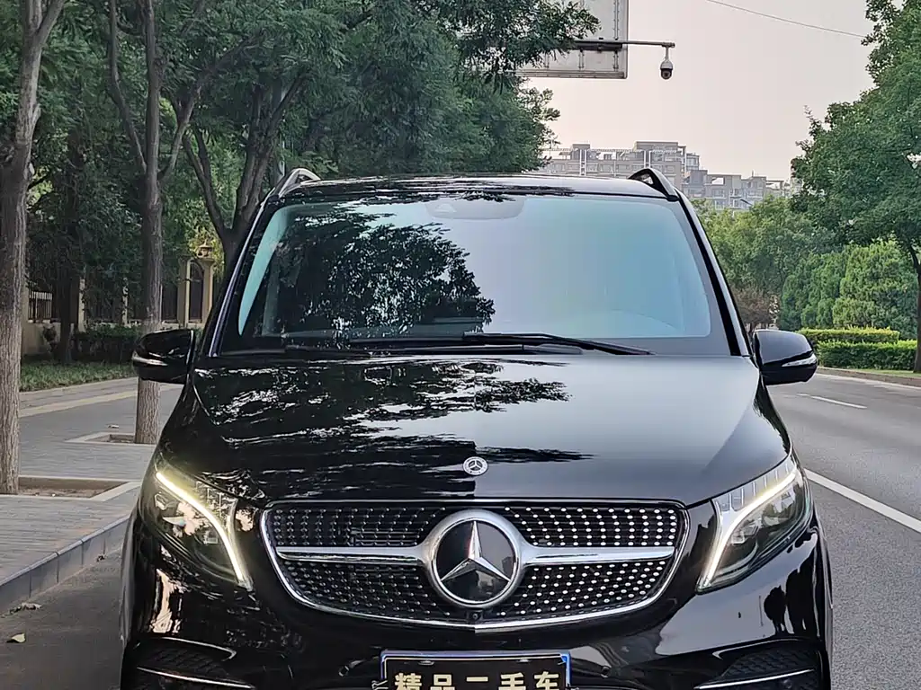 Mercedes-Benz V-Class 2024