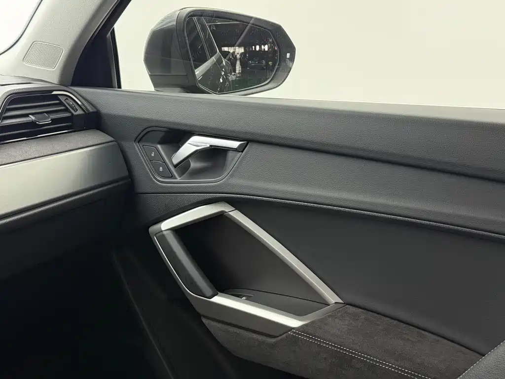Audi Q3 2022 — фото 11