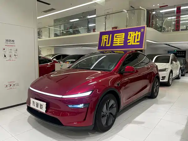Tesla Model Y 2025
