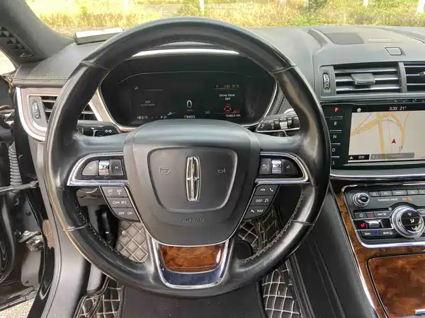 Lincoln Continental 2017