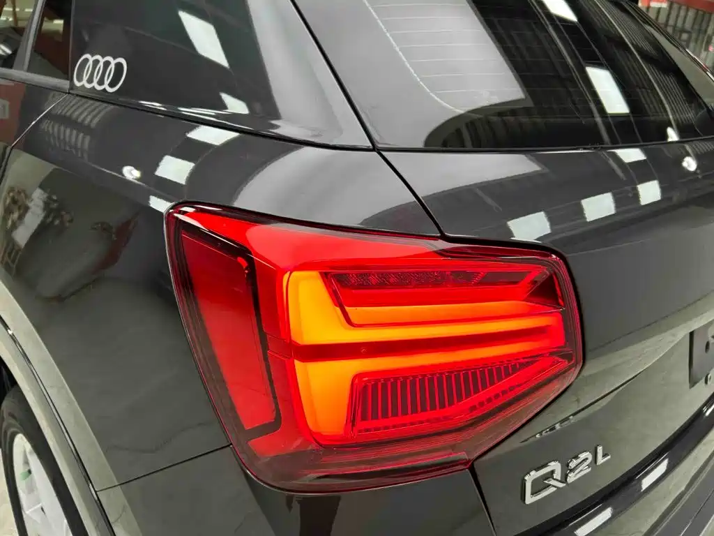 Audi Q2L 2023 — фото 18