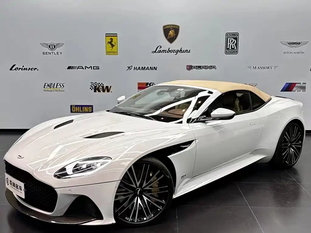 Aston Martin DBS 2020 — фото 1