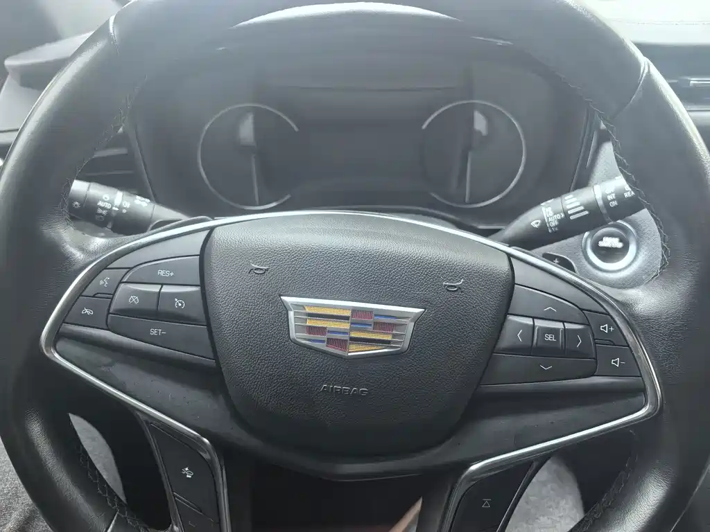 Cadillac XT5 2021 — фото 13