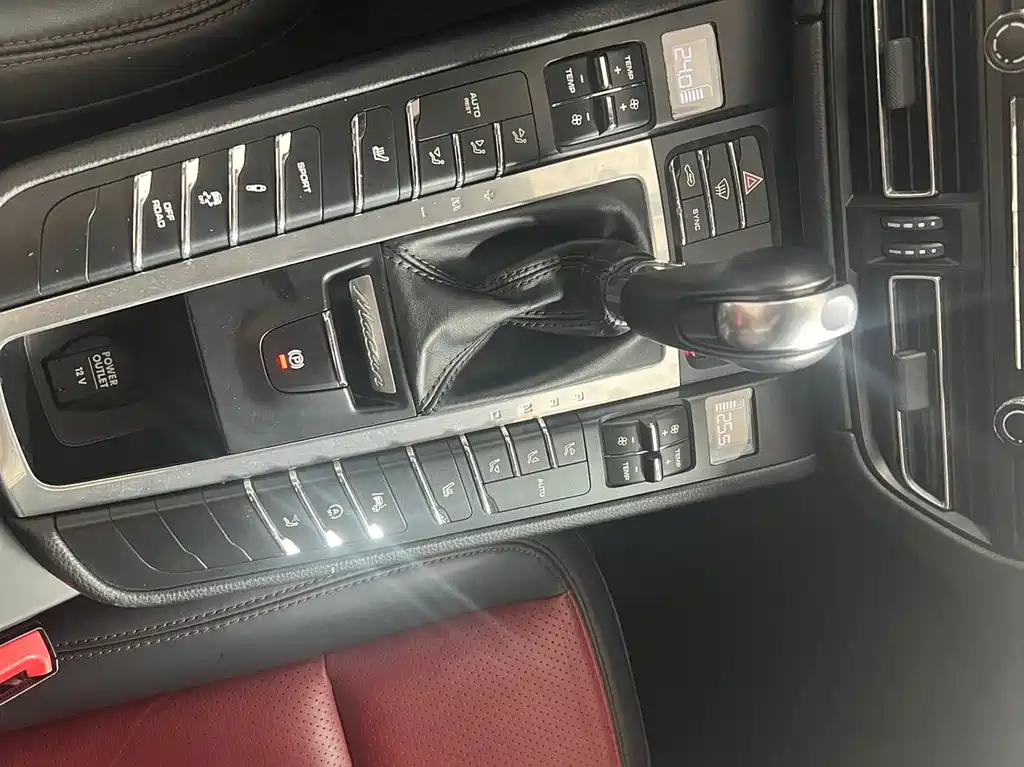 Porsche Macan 2019 — фото 8
