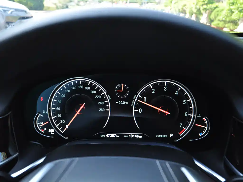 BMW 7 Series 2016 — фото 10