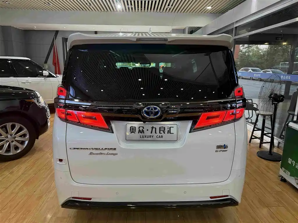 Toyota Vellfire 2023 — фото 15