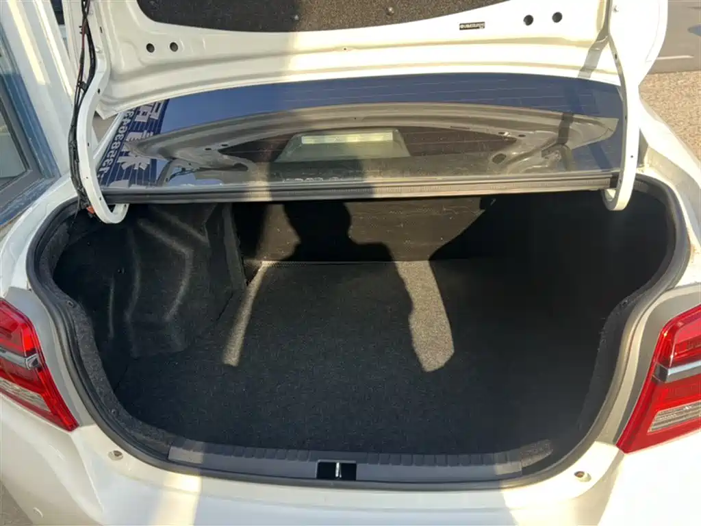 Toyota Yaris L 2020 — фото 25