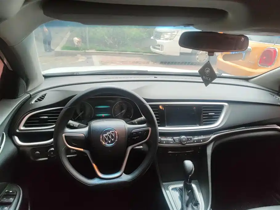 Buick Excelle 2017 — фото 12