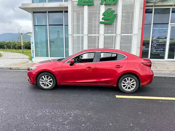 Mazda 3 Axela 2016