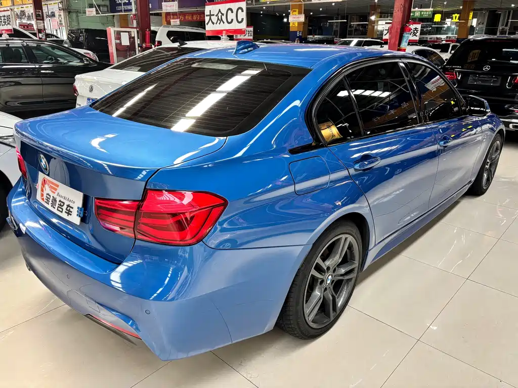 BMW 3 Series 2019 — фото 13