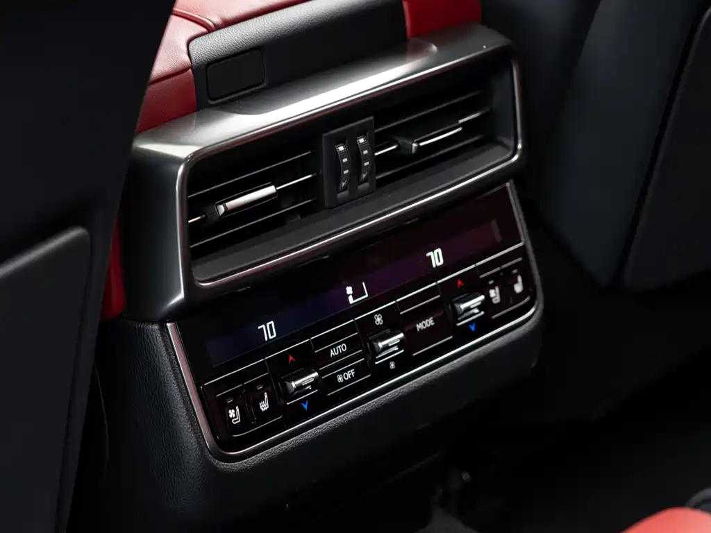Lexus LX 2023 — фото 16