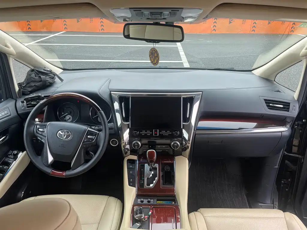 Toyota Alphard 2016 — фото 10