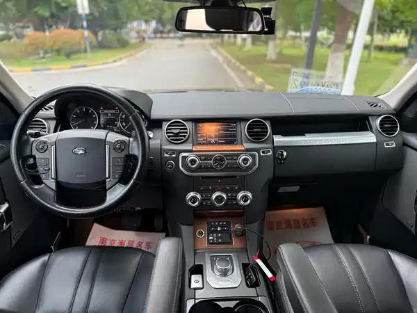 Land Rover Discovery 2016