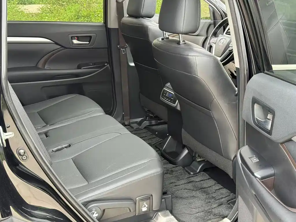 Toyota Highlander 2015 — фото 7