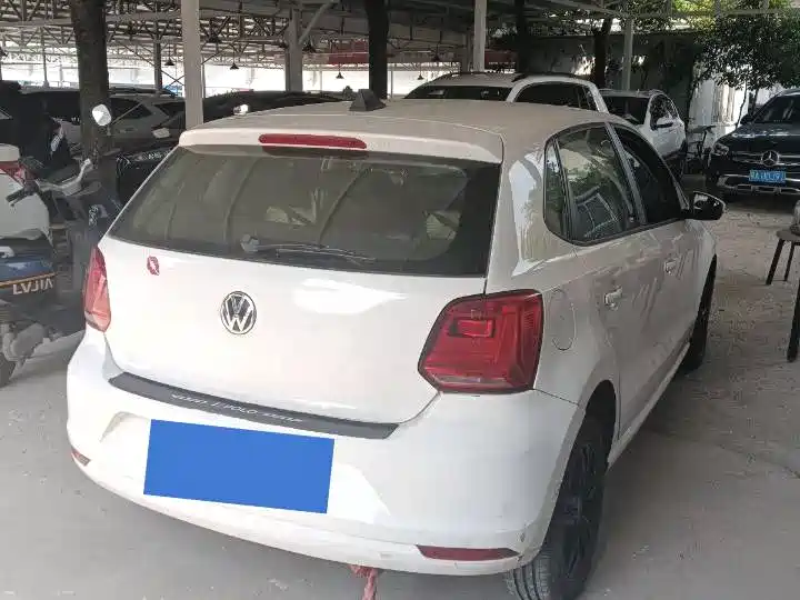 Volkswagen Polo 2016 — фото 10