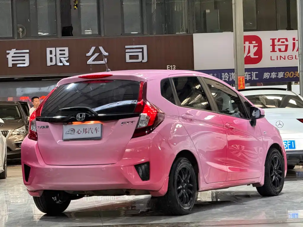 Honda Fit 2017 — фото 25