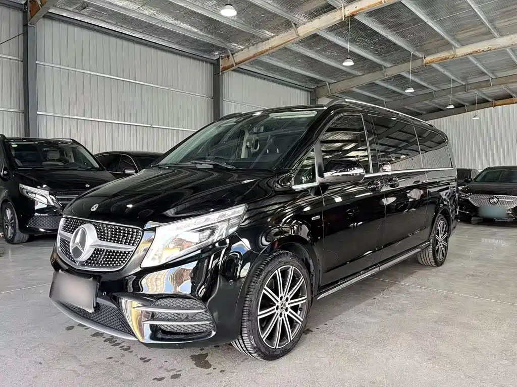 Mercedes-Benz V-Class 2022 — фото 1