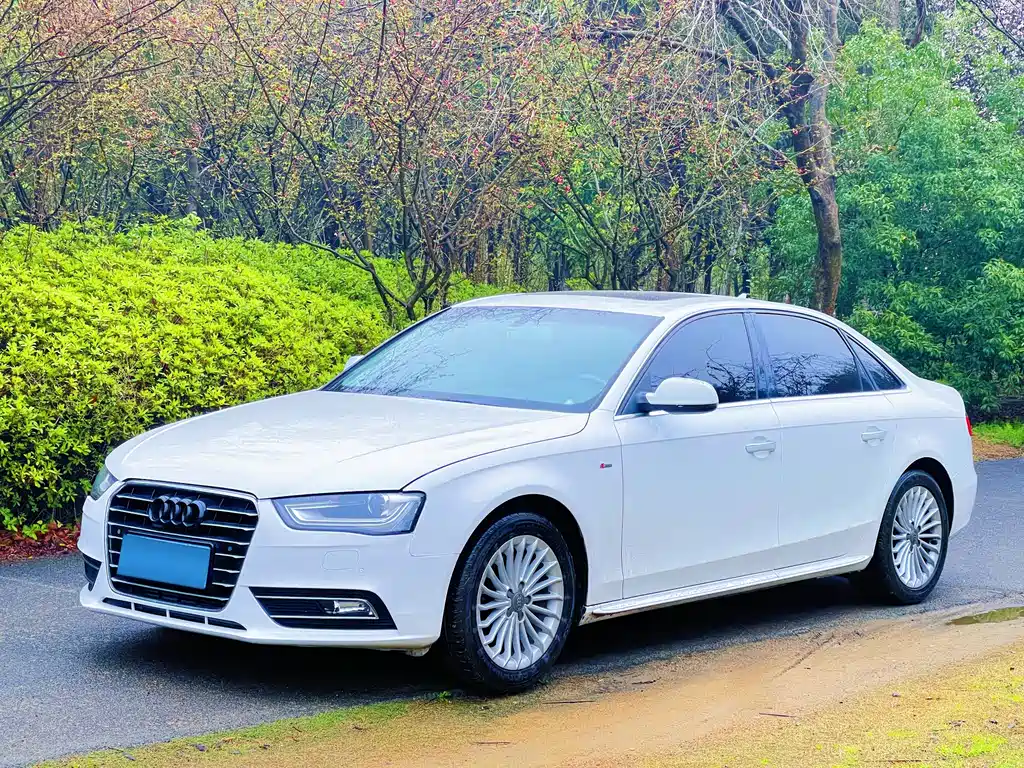 Audi A4L 2016 — фото 1