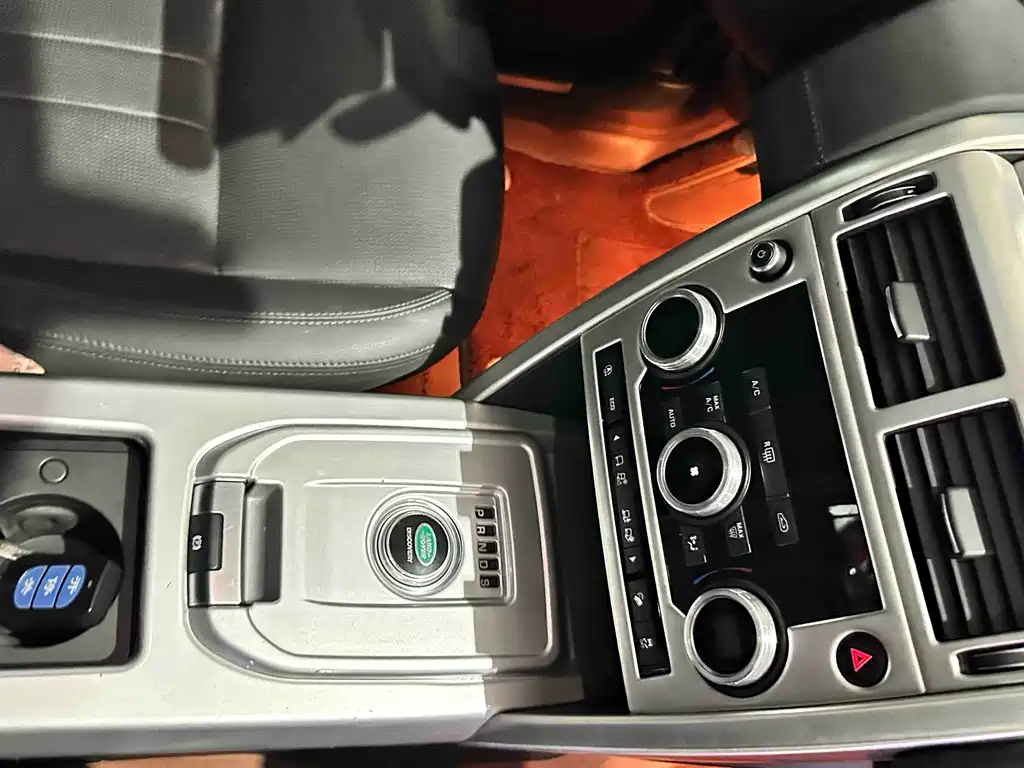 Land Rover Discovery Sport 2018 — фото 17